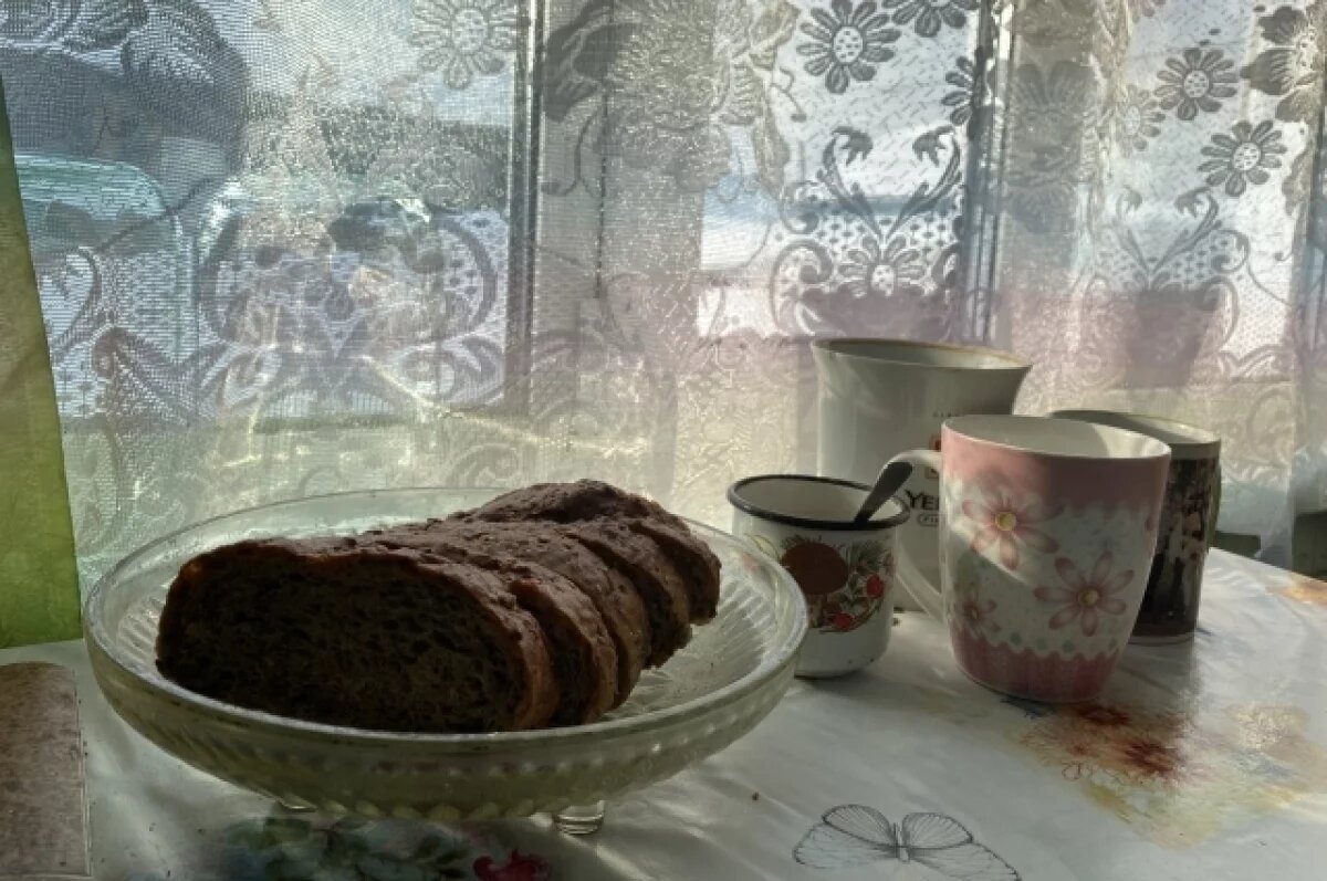    Подстегнуло безденежье.