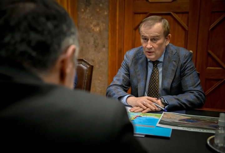 Александр Дрозденко и Андрей Тарасенко обсудили перспективы развития морской логистики в Калининград