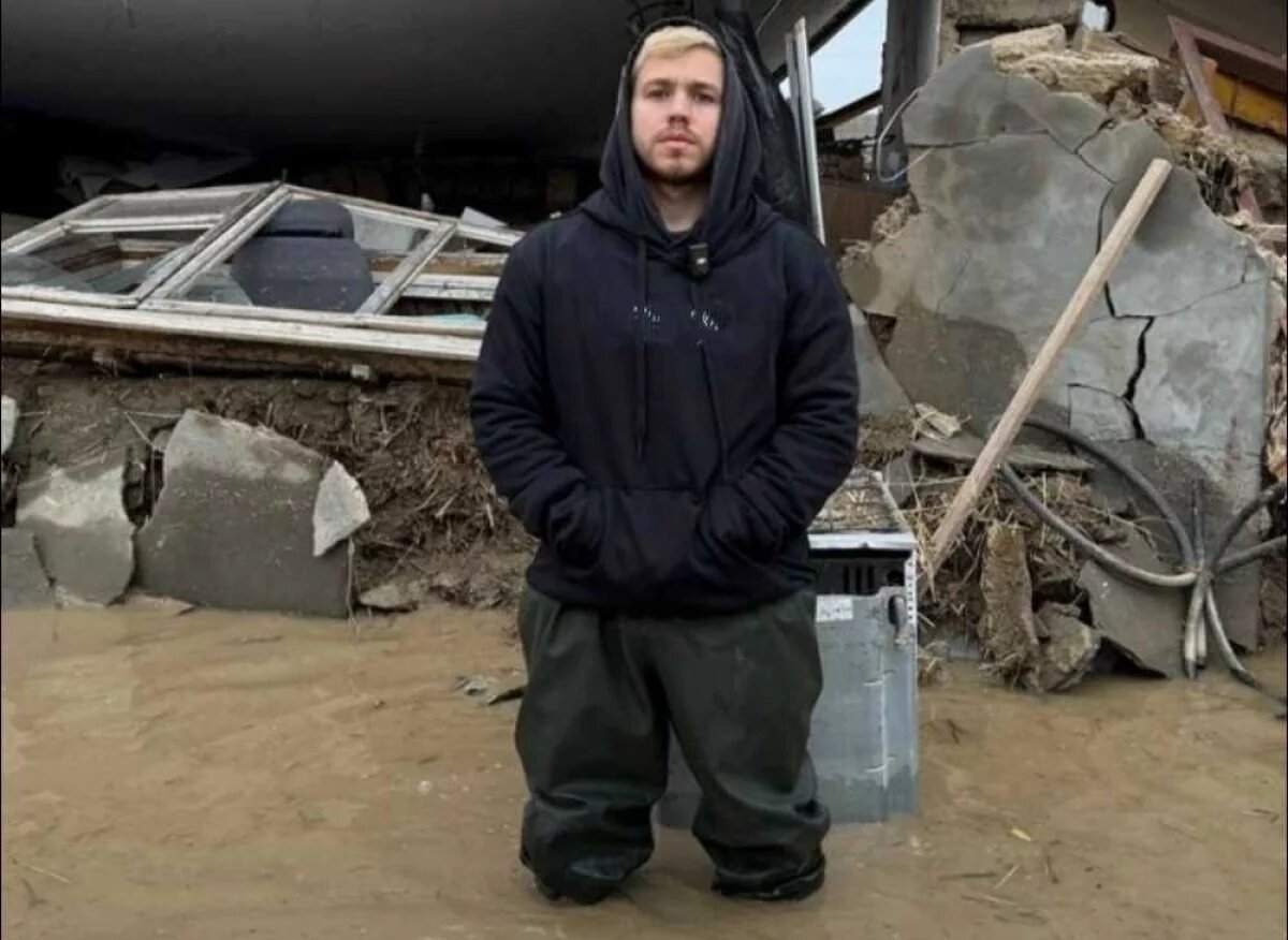    Актёр отправился в самый эпицентр наводнений.