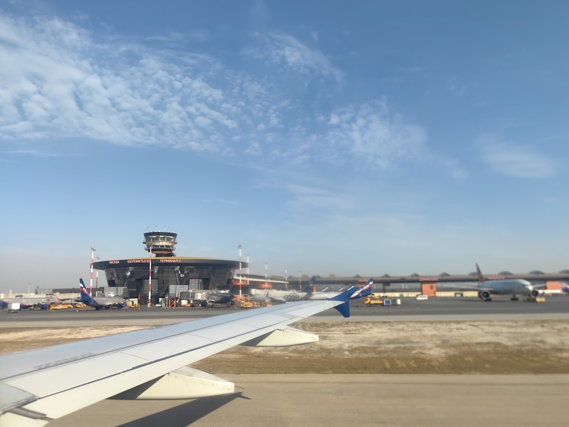 Фото робота в статье по понятным причинам не будет, поэтому для иллюстрации строение терминала С аэропорта Шереметьево