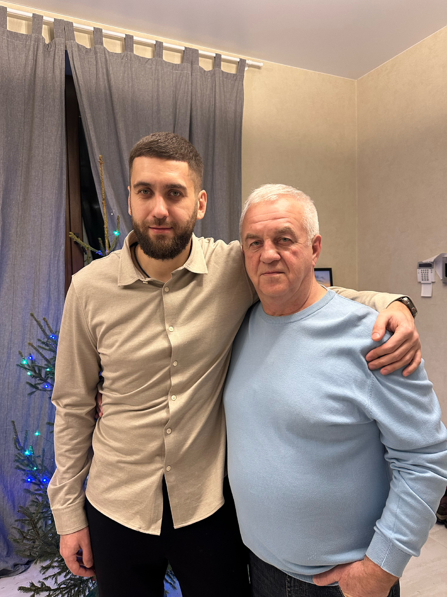 Андрей со своим отцом Николаем Александровичем.