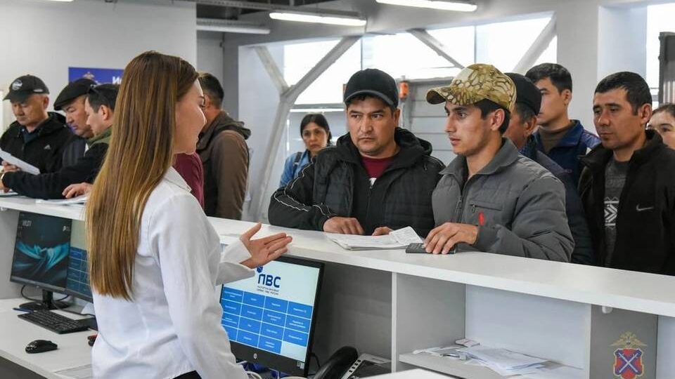 В волгоградском паспортно-возовом сервисе МВД за год оказали более 82 тысяч услуг