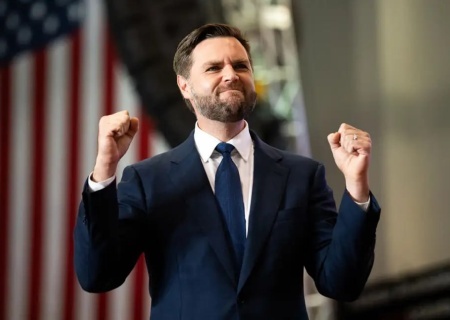    Трамп «короновал» Вэнса, объявив «царём по борьбе с мошенничеством»