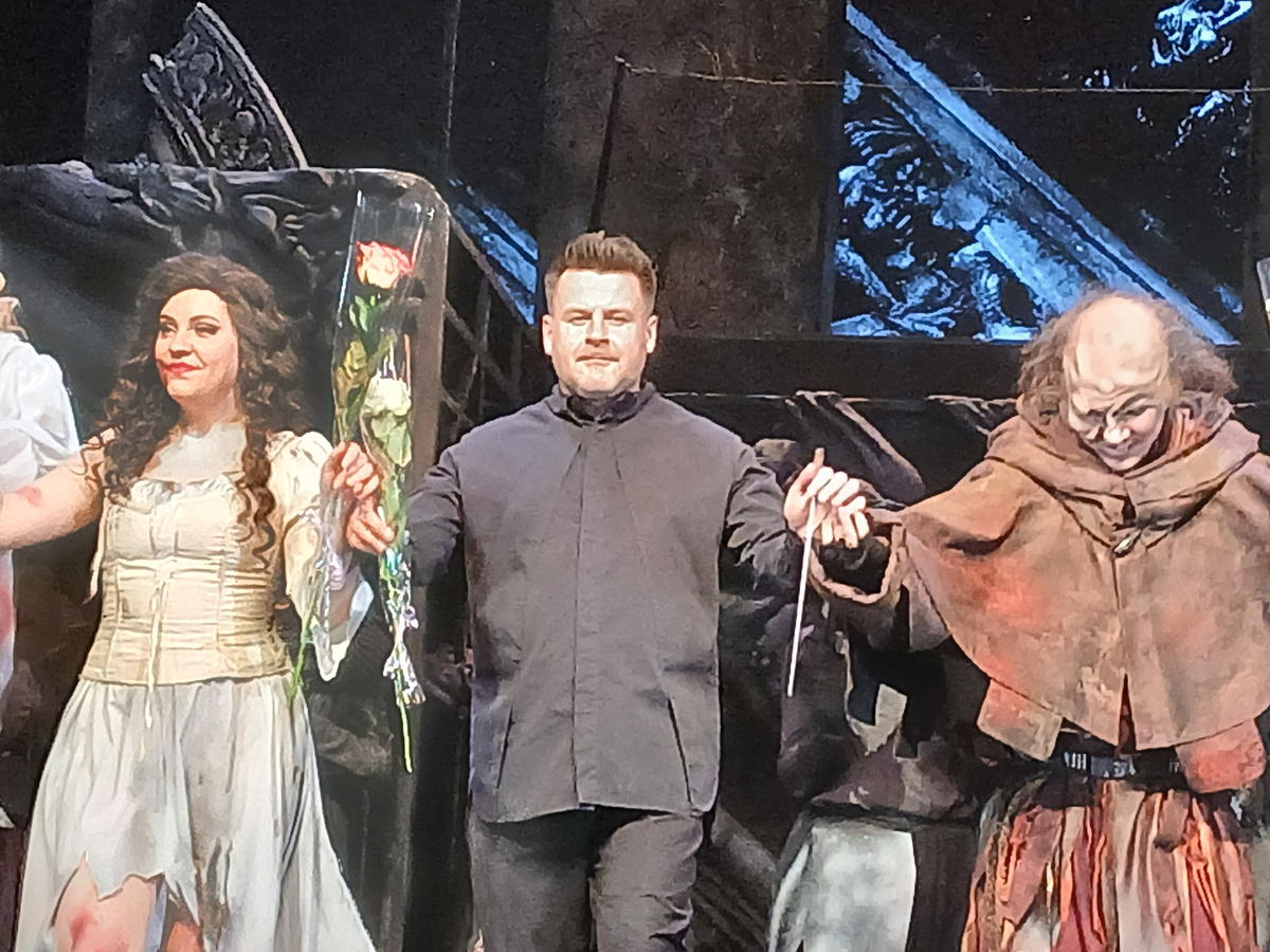 Фото со спектакля