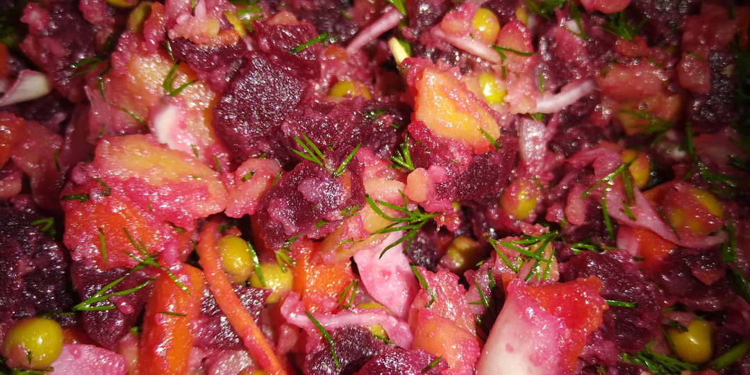 Вереницей потянулись гости