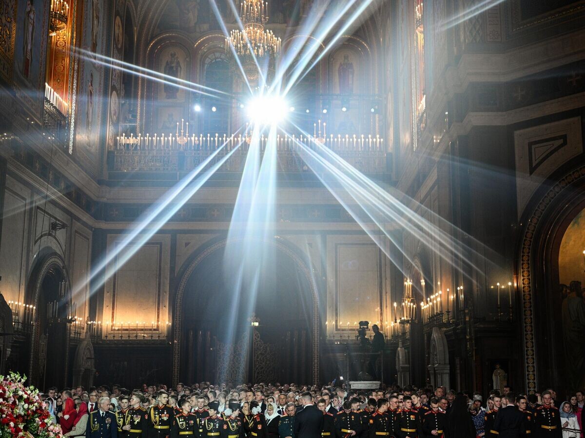    Пасхальное богослужение в храме Христа Спасителя | © РИА Новости / Рамиль Ситдиков