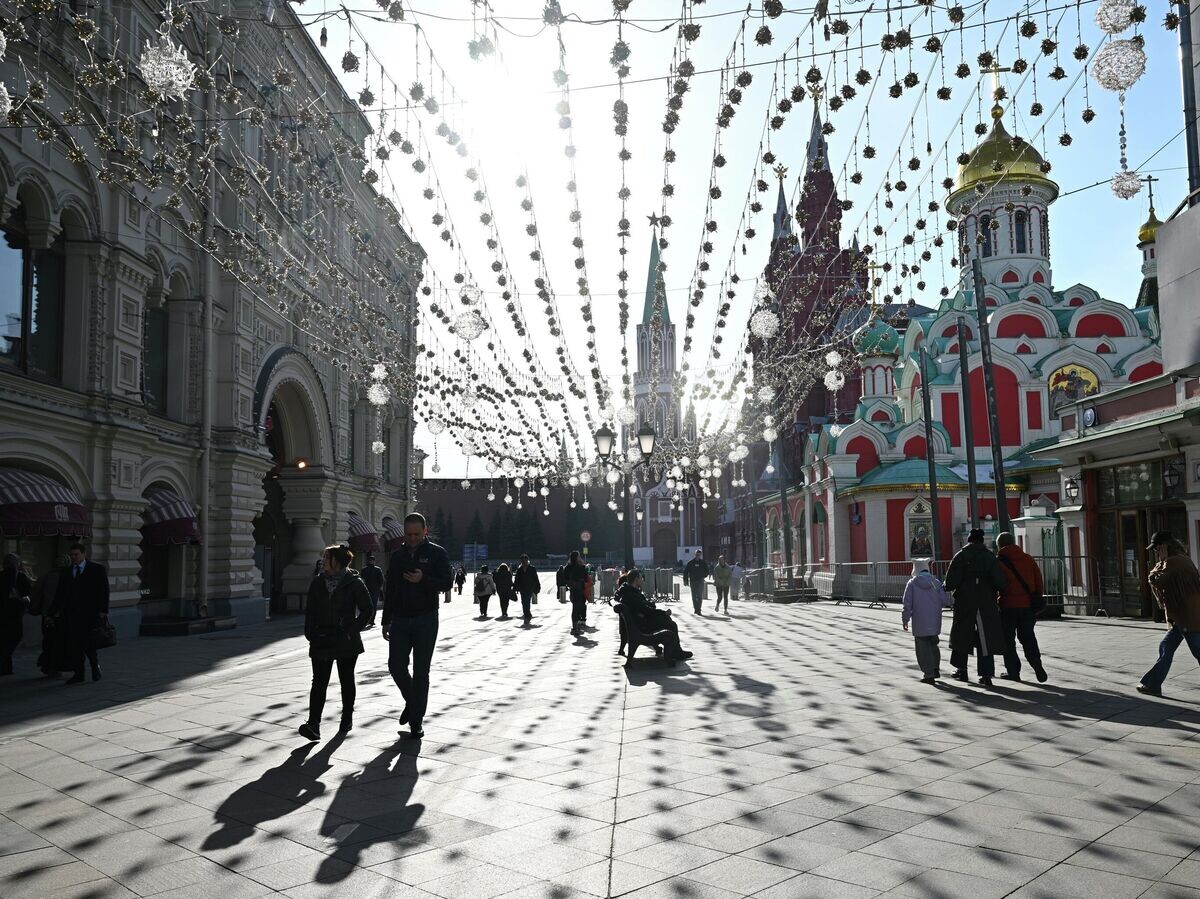    Люди во время прогулки в Москве | © РИА Новости / Кристина Соловьёва