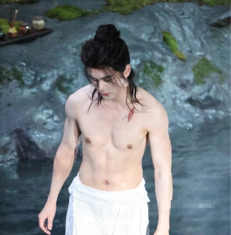 Китайский актер Цзэн Шуньси