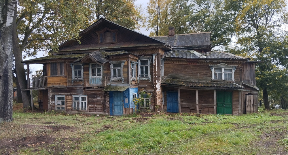 В Ярославской области снесли старинную усадьбу