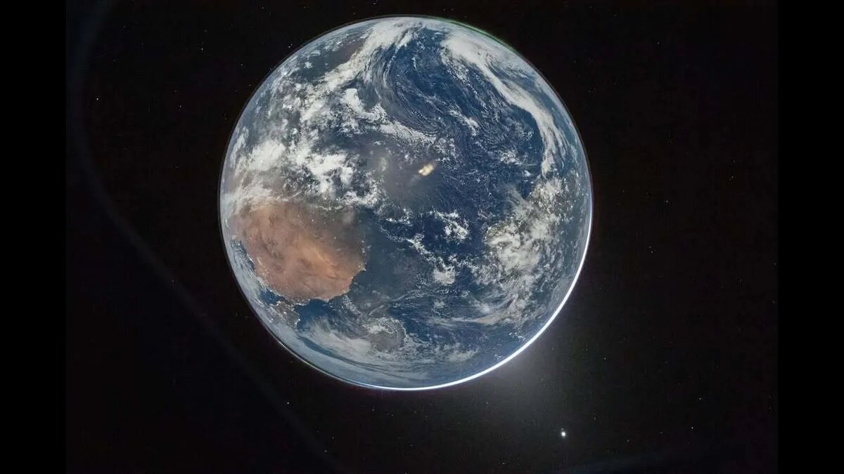 Фотография Земли, сделанная Ридом Уайзманом 3 апреля 2026 года.