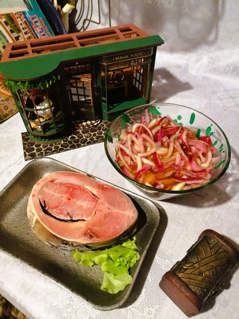 Фото автора. Видите, там на дальнем плане возник силуэт магазина волшебных палочек. Скоро закончу его собирать, буду показывать и рассказывать, что натворила