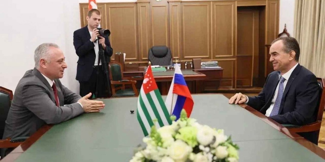 Губернатор Кубани обсудил сотрудничество и туризм с президентом Абхазии в Сухуме