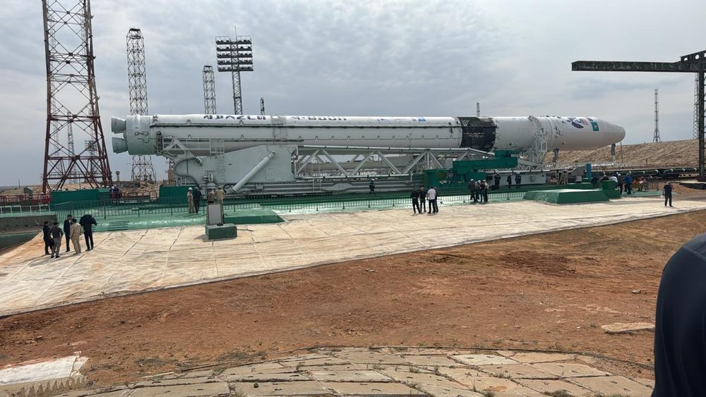 «Союз-5» везут к стартовому столу