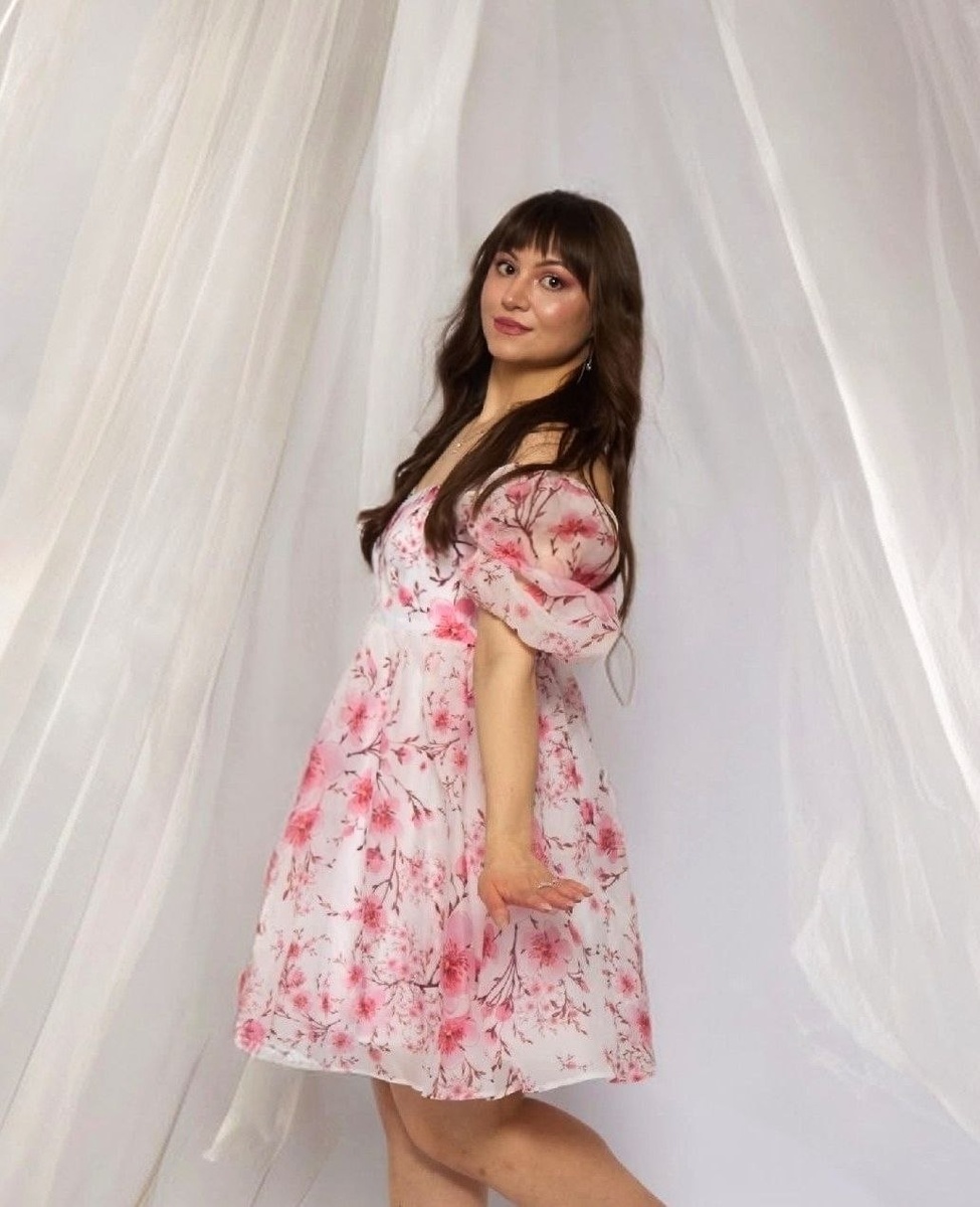 Собственно, это я. Рада знакомству :)