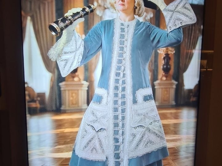 Милое развлечение на выставке Последний триумф Петра