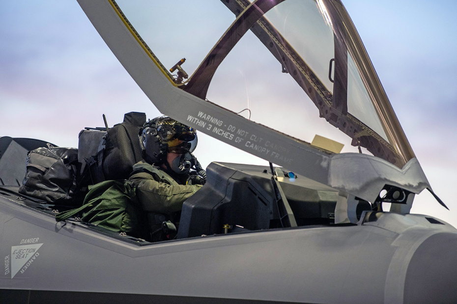    Tsgt. Richard Mekkri/Us Air/Global Look Press