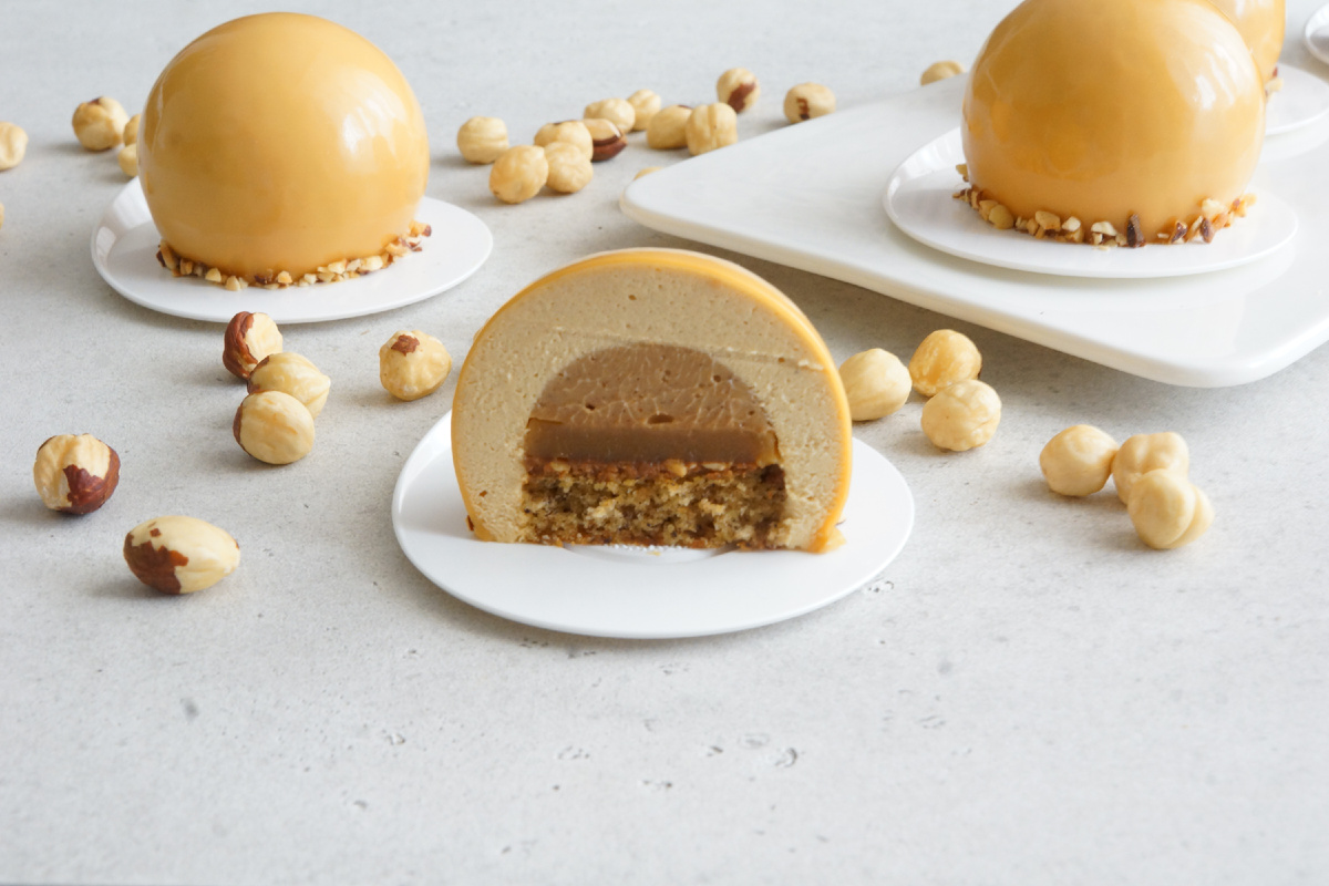 Муссовые пирожные "Щелкунчик" - фундук-карамель - молочный шоколад