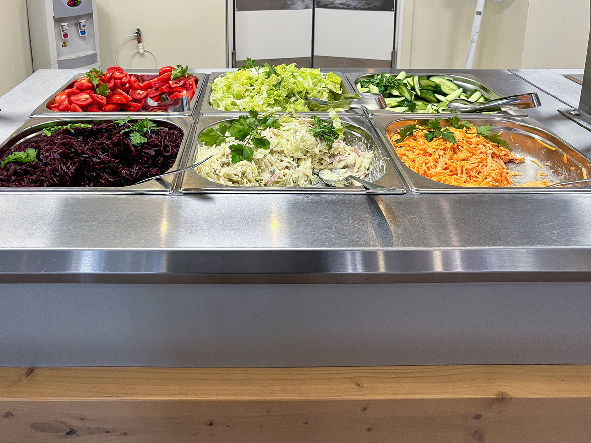 Шведский стол в гостинице "Охтинская" в Санкт-Петербурге