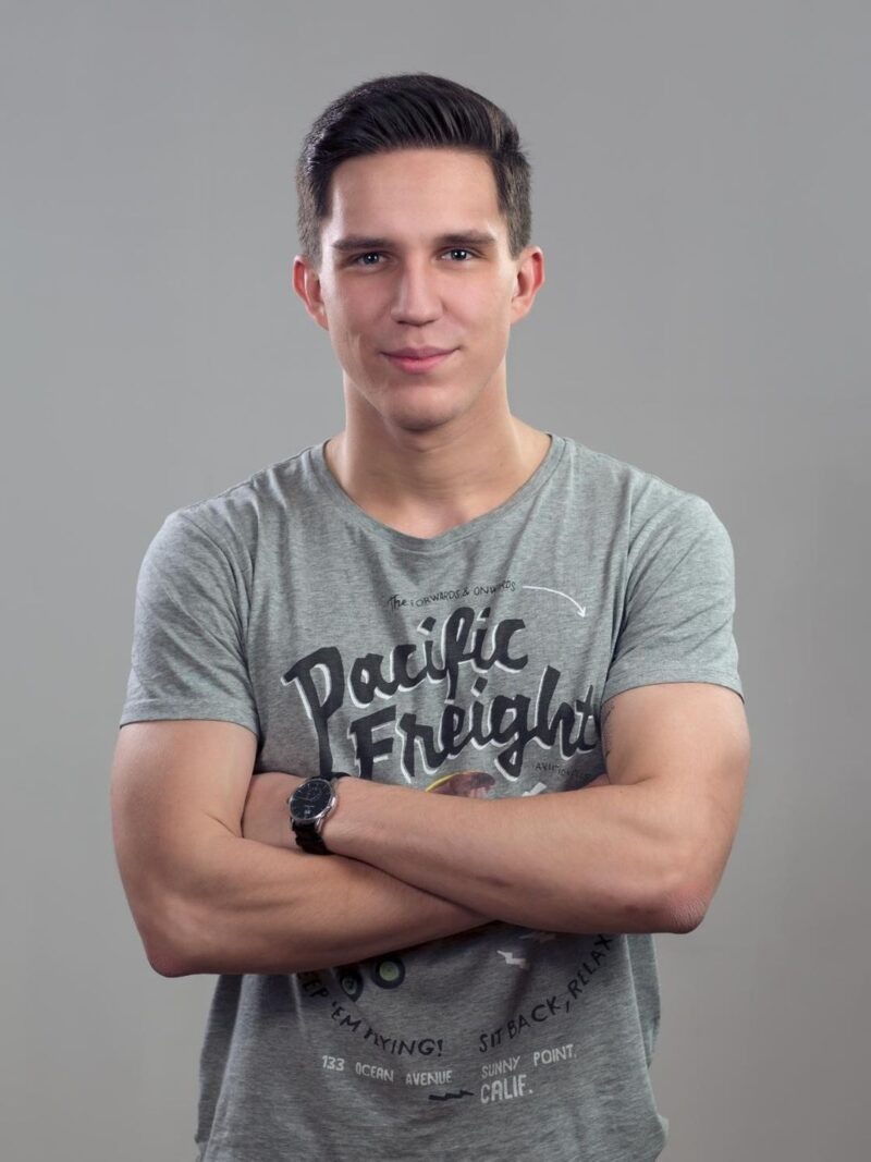    Блогер и телеведущий Дима Масленников.