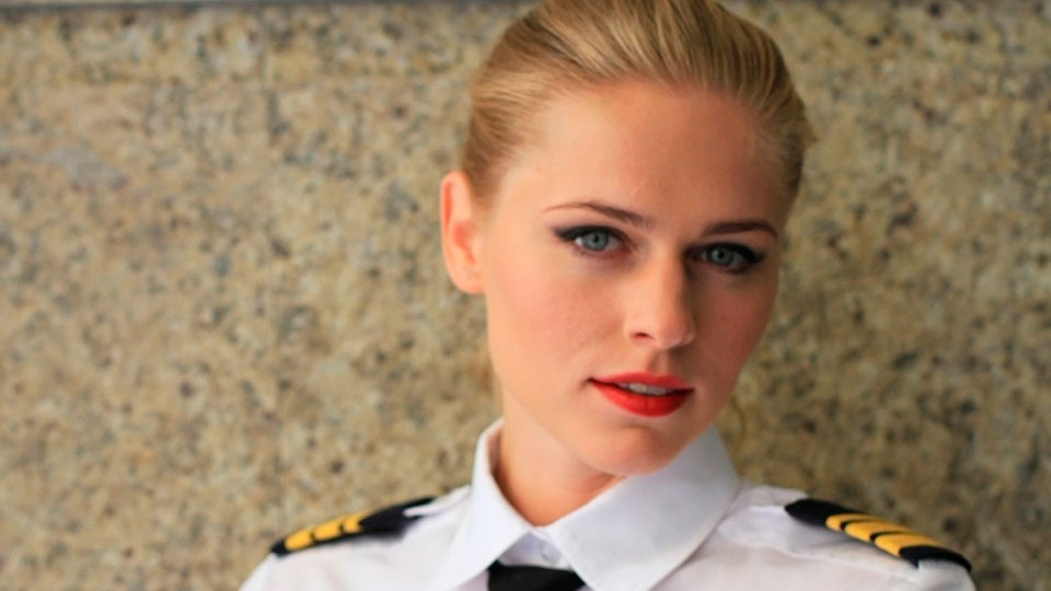 Агне Грудите в фильме "Экипаж"