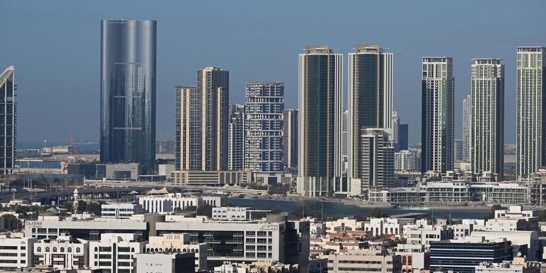 В Абу-Даби при обстреле газового комплекса погиб один человек