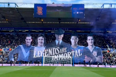 Родной клуб Беллингема сделал баннер с игроком и героем "Острых козырьков"