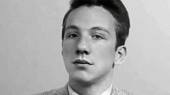    Трагическая судьба отца Савелия Крамарова оставила глубокий след в его жизни.