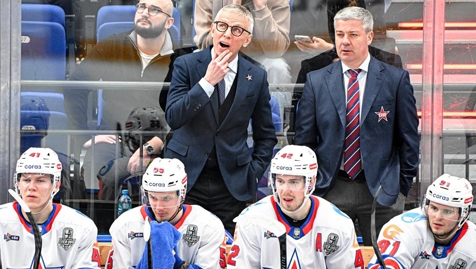    Леонид Тамбиев может стать преемником Игоря Ларионова на посту главного тренера СКА Автор фото: РИА Новости