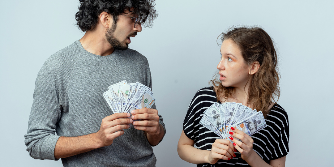 Как объединить финансы, если вы живете вместе: почему общий кошелёк убивает страсть, а раздельный — будущее
