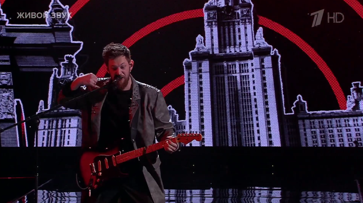 Артём Леденёв.