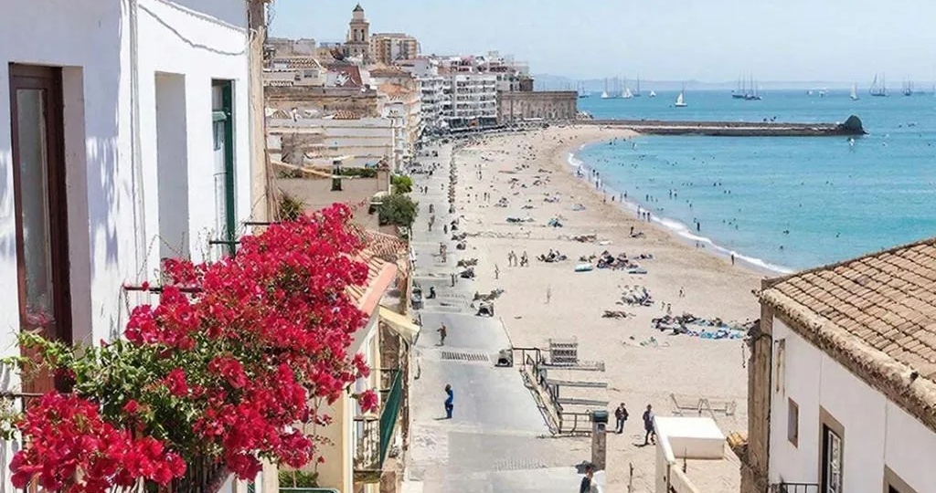 Море Испании. Приливы и опасные ловушки на пляжах.