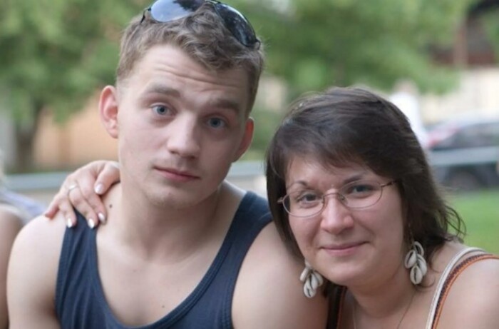 Алексей Демидов с мамой.