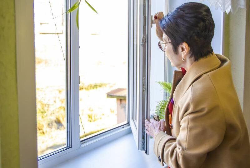 Причину заставить подоконники цветами назвали в МЧС Челябинской области