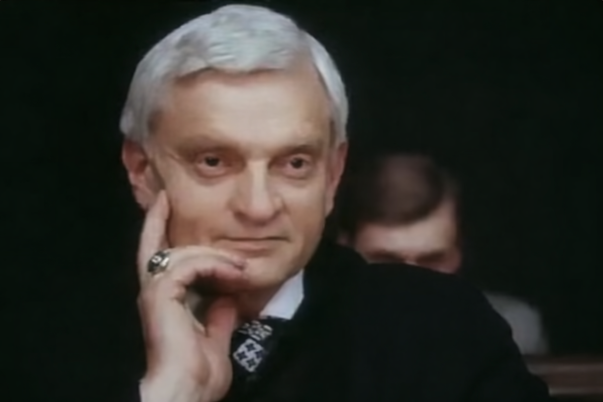 Кадр из сер