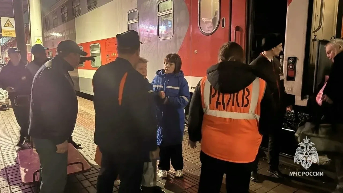    В Уфе встретили пассажиров сошедшего с рельсов поезда в Ульяновской области