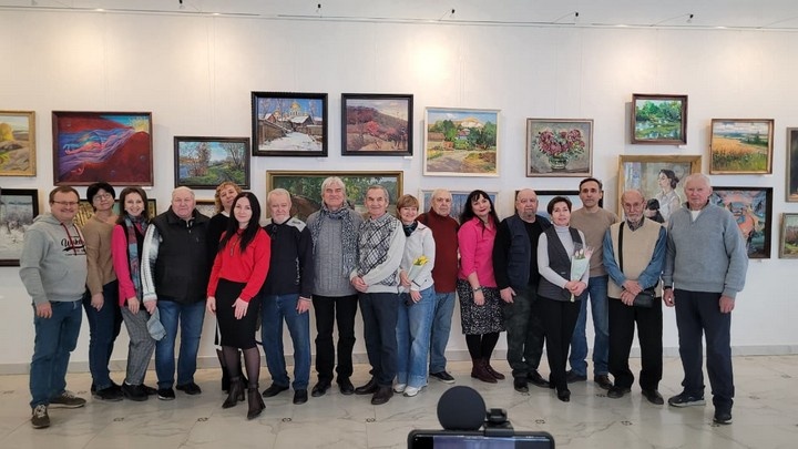 Магия пейзажа: выставка «Мишкинские бугры» и мастер-класс от художника