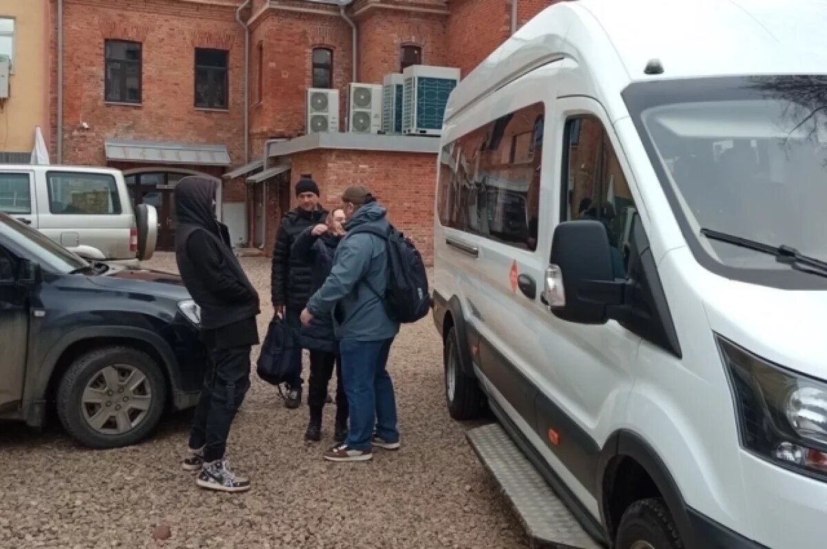    Тульский театр кукол двумя автобусами уехал в Тамбов