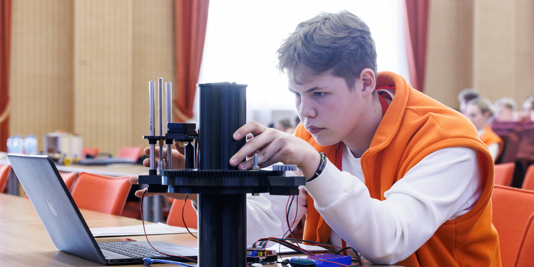 Какие изобретения привезли на конкурс «Школьная премьер-лига» в Горный университет старшеклассники со всей страны