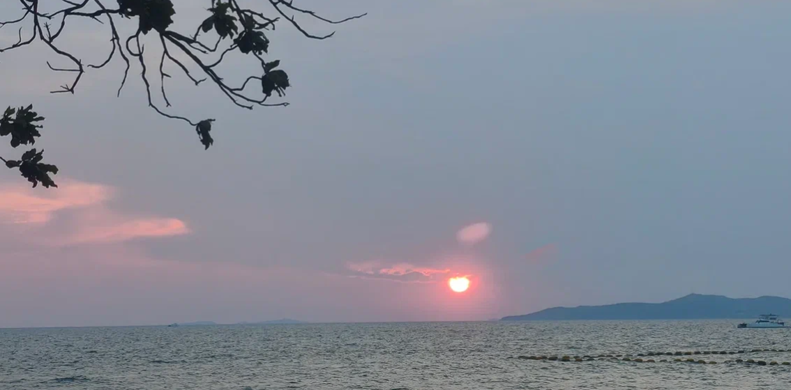 Фото автора. Пляж Джомтьен. Паттайя, Таиланд