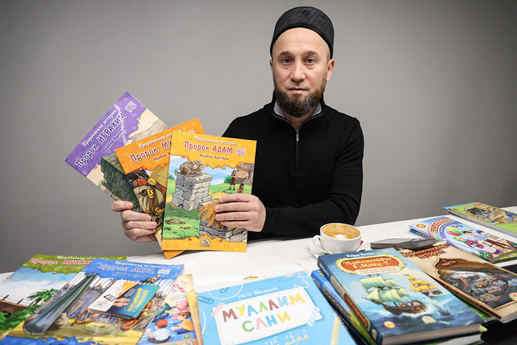    Булат Сиразиев: «Верующие стали бесплатно выкладывать весь наш контент в сеть — из благих побуждений. Так мы обанкротились».   
Фото: Андрей Титов