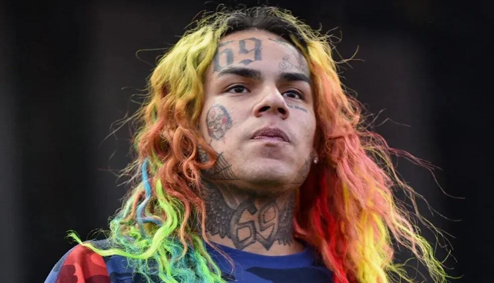    Tekashi 6ix9ine получил автограф Мадуро на игрушке Губки Боба в изоляторе