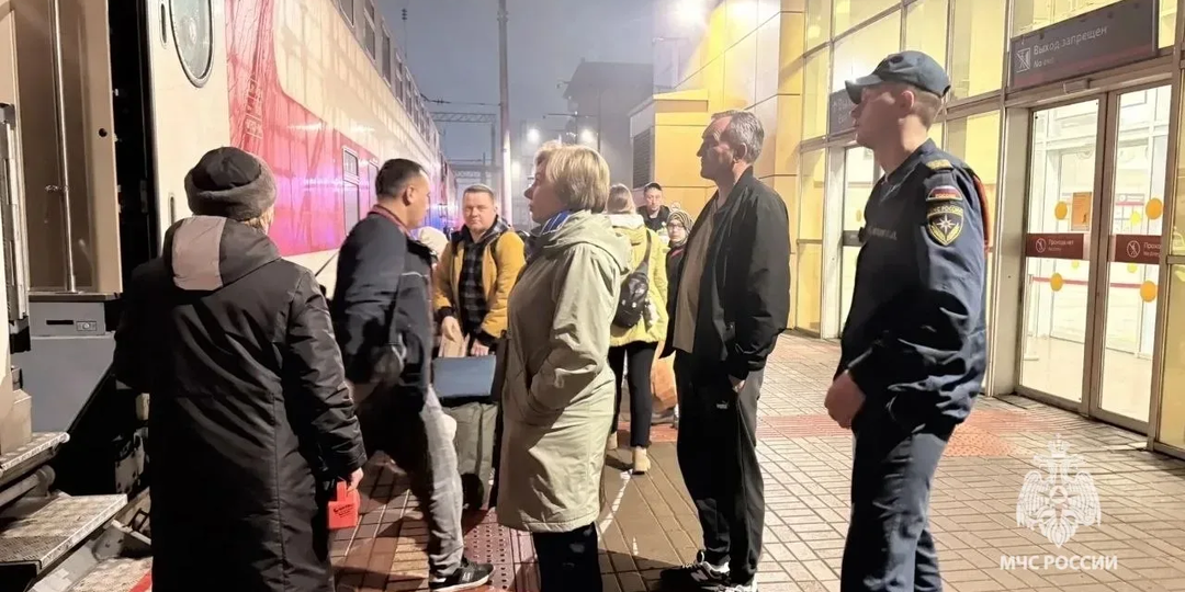 В Уфе встретили пассажиров поезда, сошедшего с рельсов в Ульяновской области