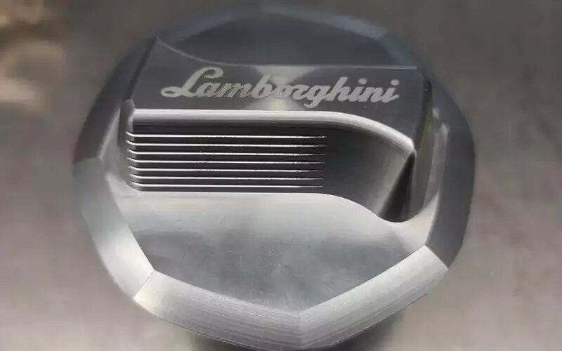 Крышка топливного бака Lamborghini Aventador📷
