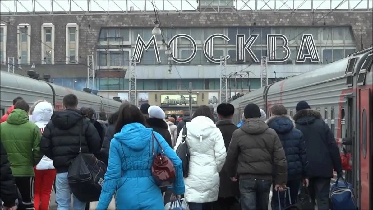 По каким привычка москвичи сразу вычисляют гостей столицы? Скриншот из видео пользователя Жанка Англичанка/ok.ru/video/2233009426