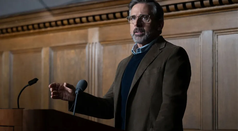 «Рустер» — еще один очень добрый ситком от Билла Лоуренса, создателя «Клиники» и «Теда Лассо». Стив Карелл играет пожилого писателя, который