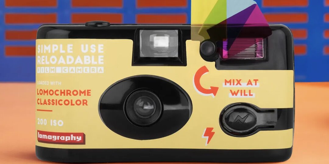 Lomography выпустила плёночную камеру со встроенными фильтрами за $28