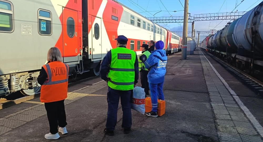 В Ашинском округе встретили пассажиров опрокинувшегося поезда №302