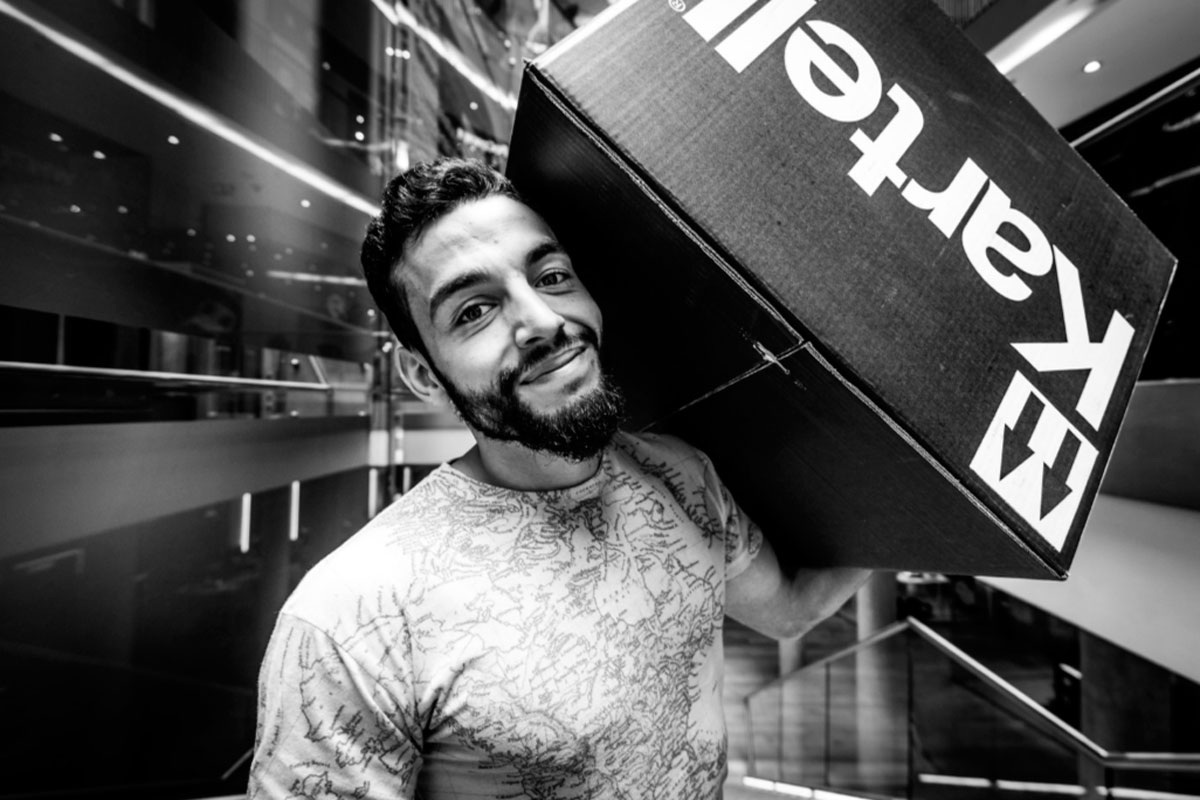 Благодеяние теряет свою ценность, если о нём громко говорят