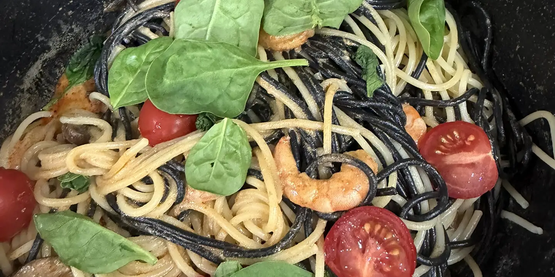 Паста с креветками, дуэт вкуса и красок