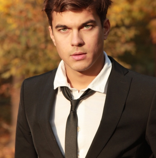 «Слишком красив для роли»: почему 33-летний Константин Белошапка развелся с дочерью режиссёра Урсуляка и донашивает детство